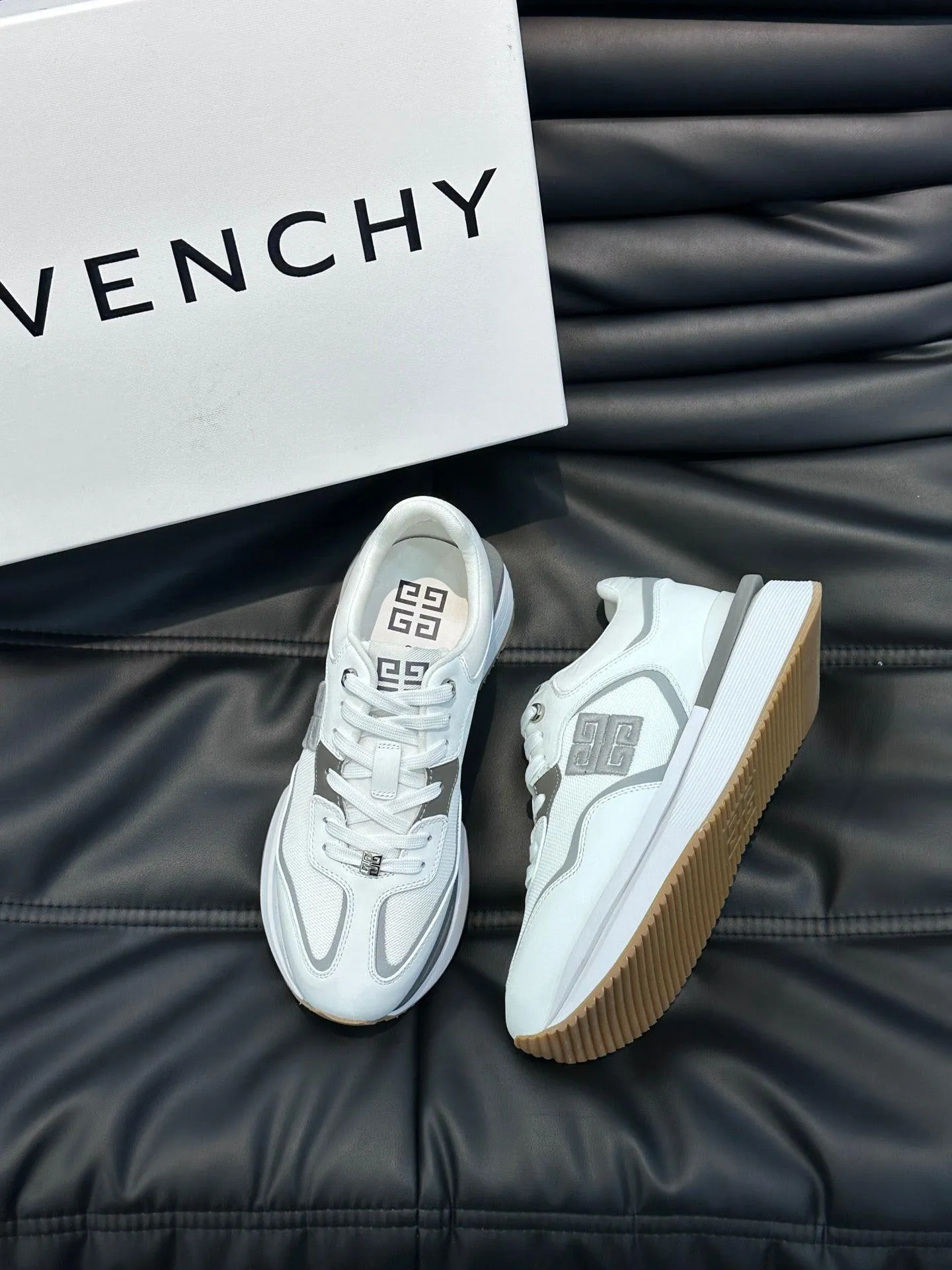 GVC White Sneakers-012