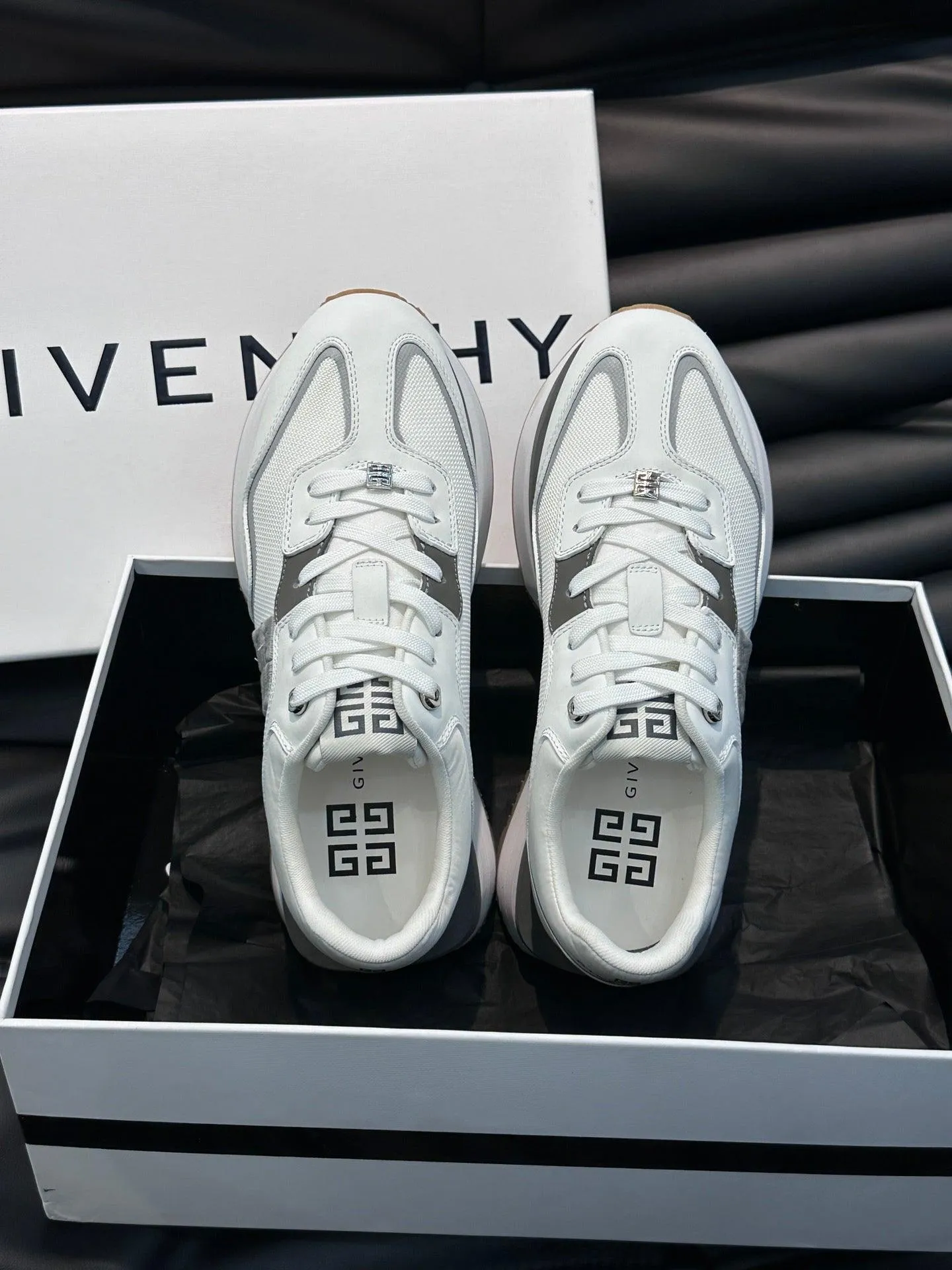 GVC White Sneakers-012