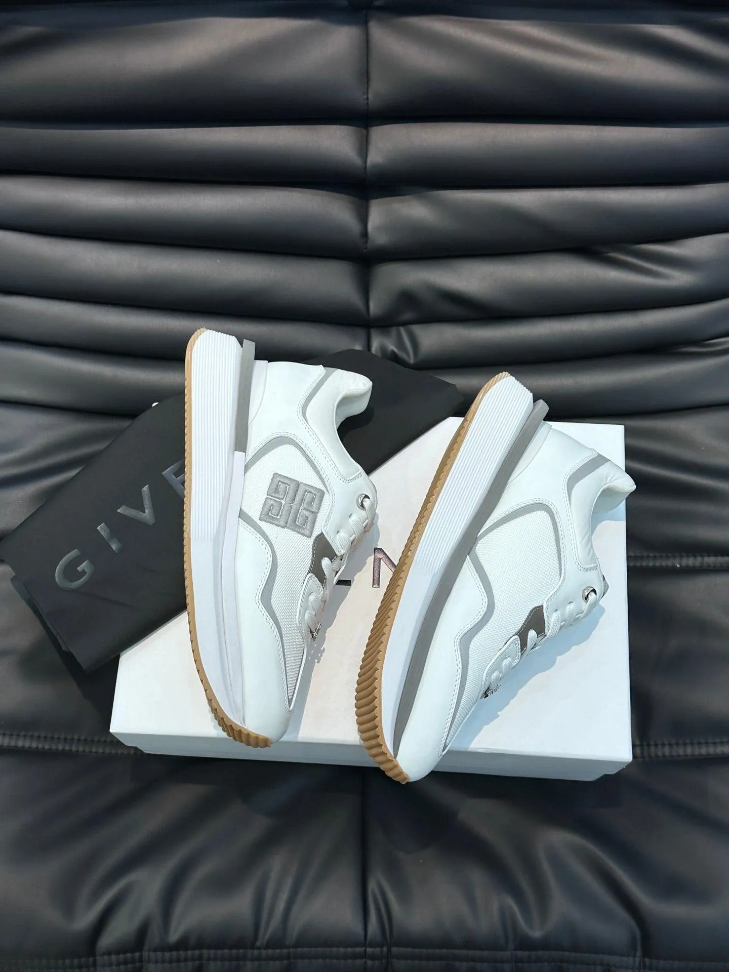 GVC White Sneakers-012